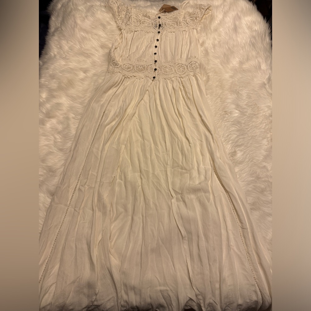 White American Eagle festival off the shoulder top